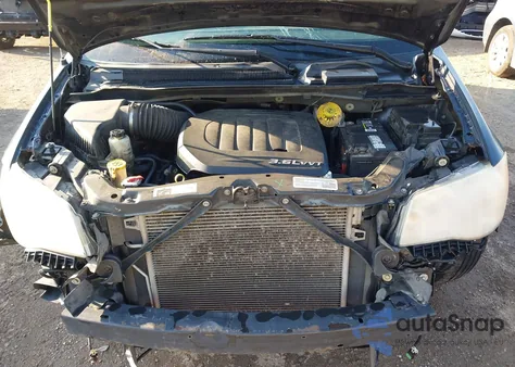 2014 Chrysler Town & Country Touring-L z USA, uszkodzony, nr VIN 2C4RC1CG6ER178117